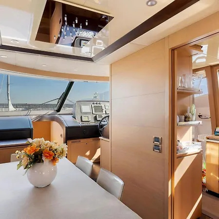 Yacht Joy 4 Cabin *