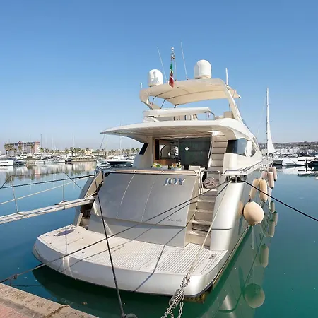 بوتيل Yacht Joy 4 Cabin بورتو كيرفو