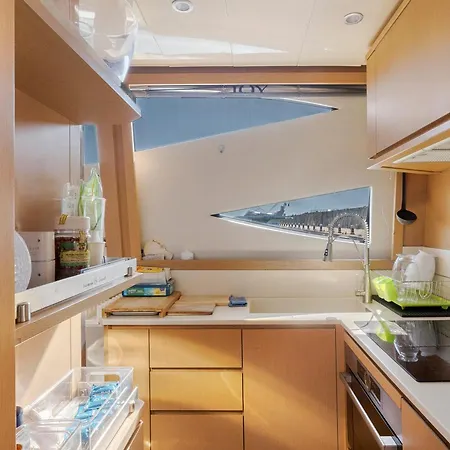 Yacht Joy 4 Cabin بورتو كيرفو