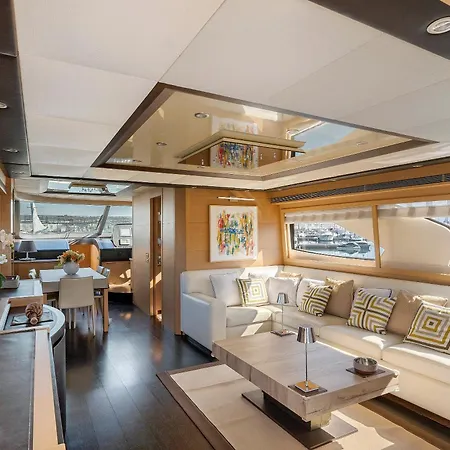 بوتيل Yacht Joy 4 Cabin