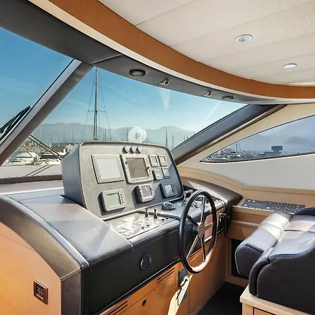 Yacht Joy 4 Cabin بوتيل
