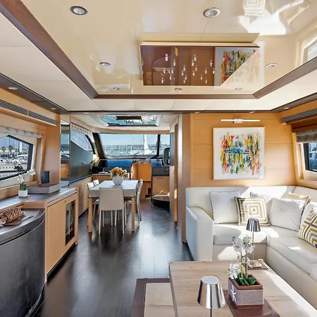 Yacht Joy 4 Cabin بوتيل *