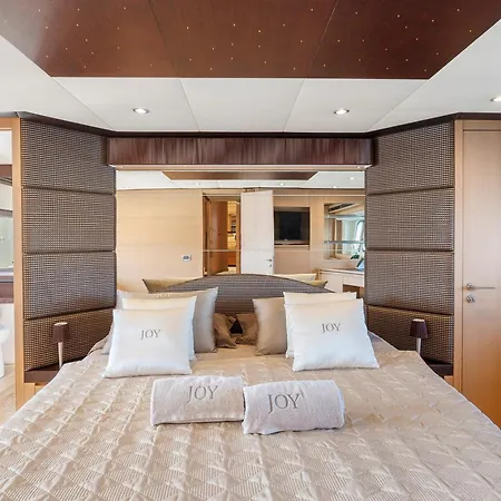 Yacht Joy 4 Cabin بوتيل