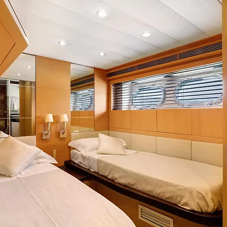 Yacht Joy 4 Cabin بوتيل بورتو كيرفو