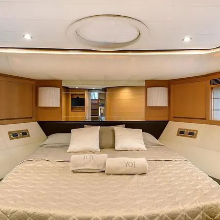 بوتيل Yacht Joy 4 Cabin