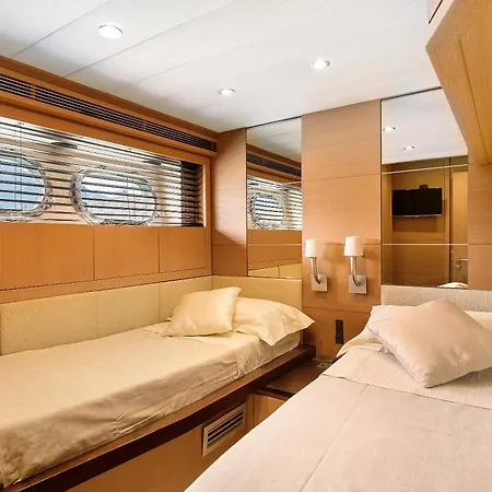 بوتيل Yacht Joy 4 Cabin