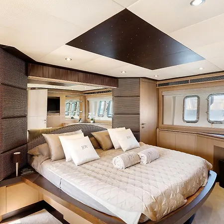 بوتيل Yacht Joy 4 Cabin بورتو كيرفو